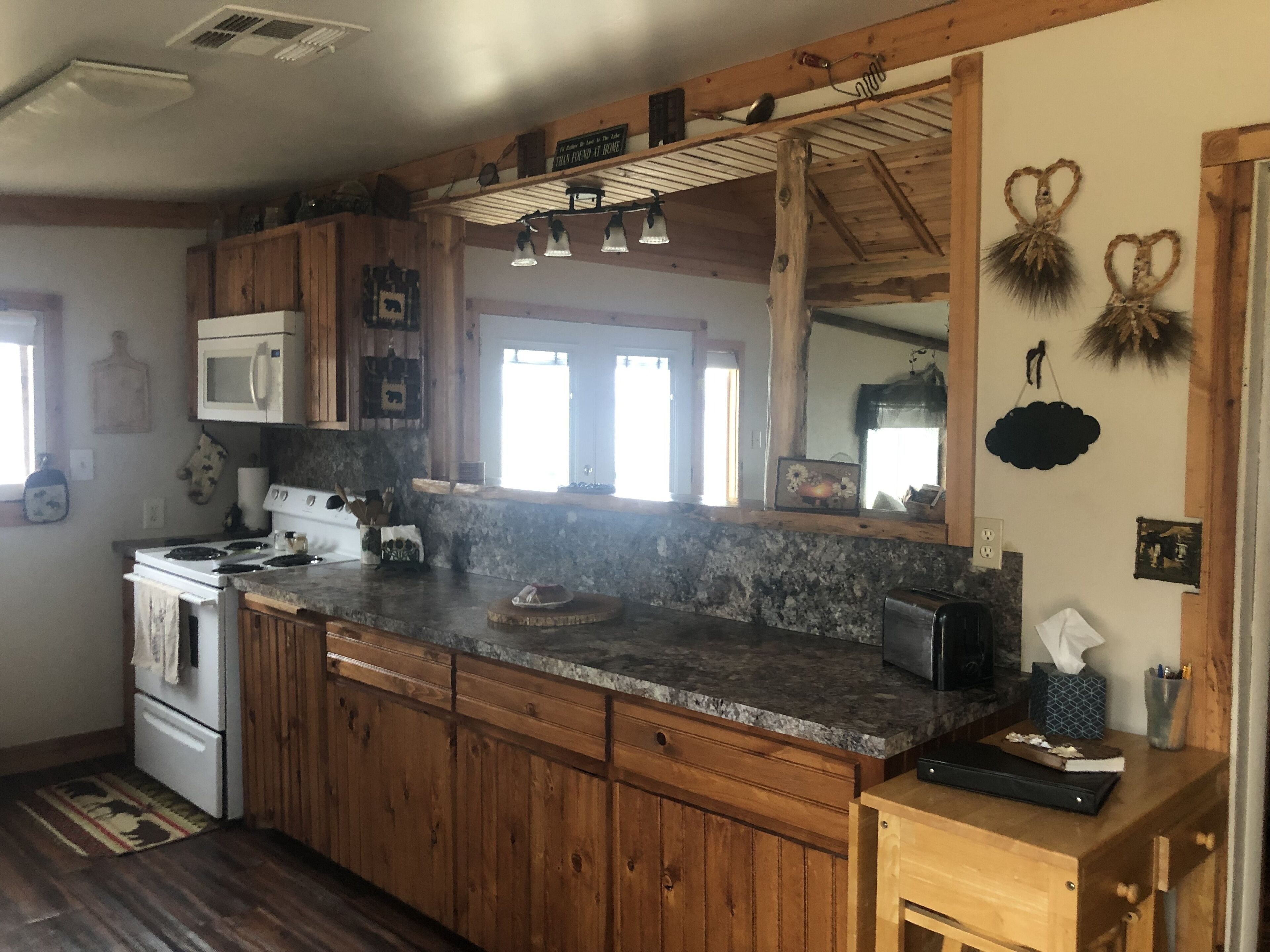 Windy Point Lakefront Cabin