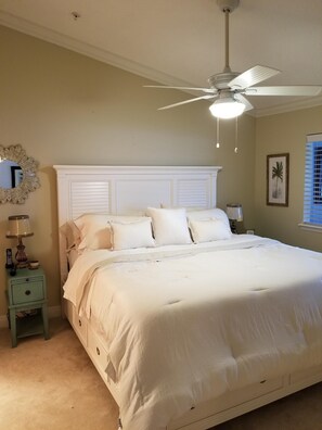 2 bedrooms, in-room safe, desk, iron/ironing board