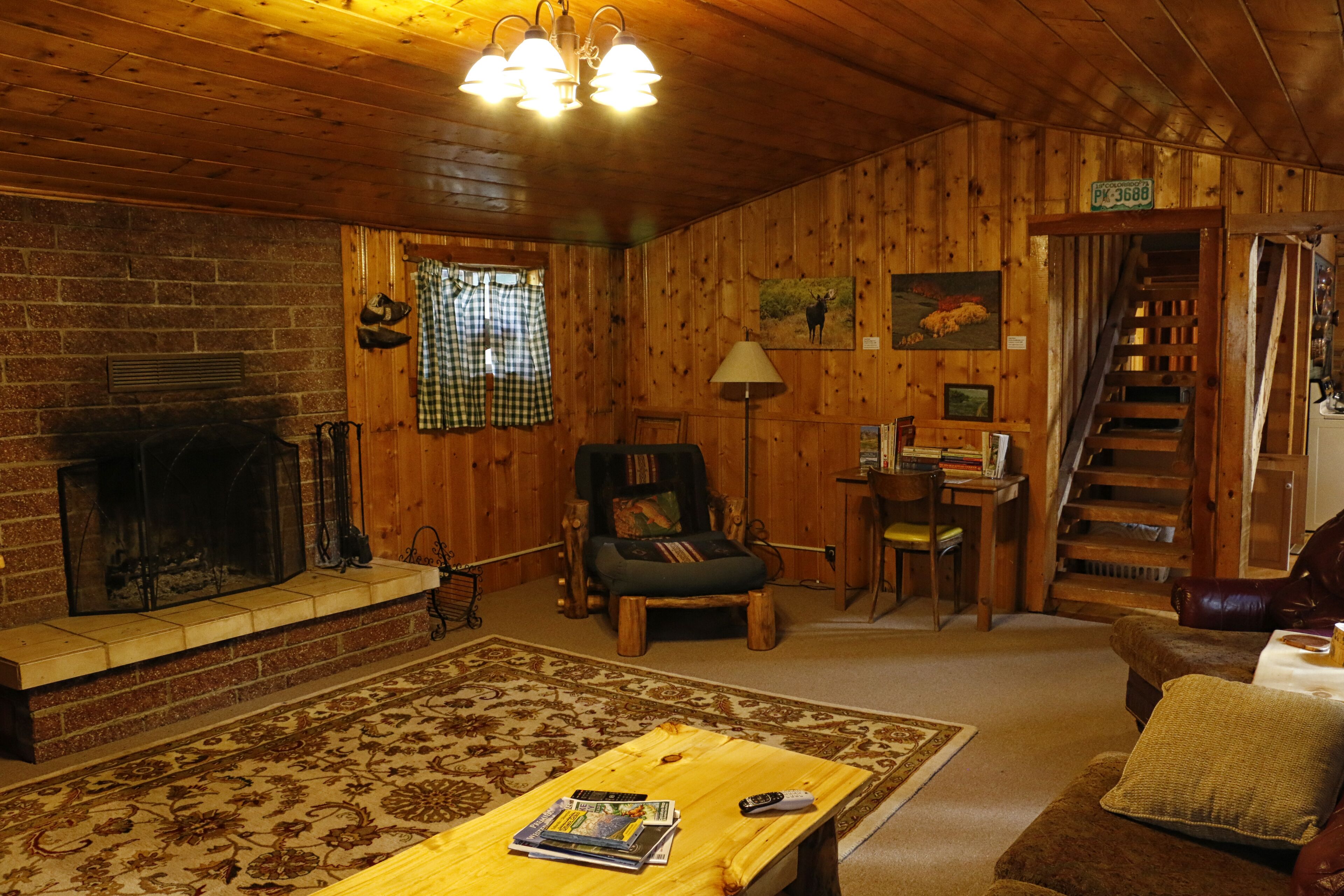 Authentic 1940s Lakeside Cabin -  Sleeps 10 - Free canoe & kayak use! - WiFi