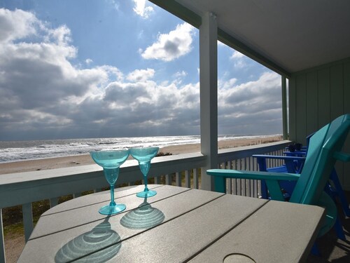 Steps to the Beach:Oceanfront - Pools - Prime Spot