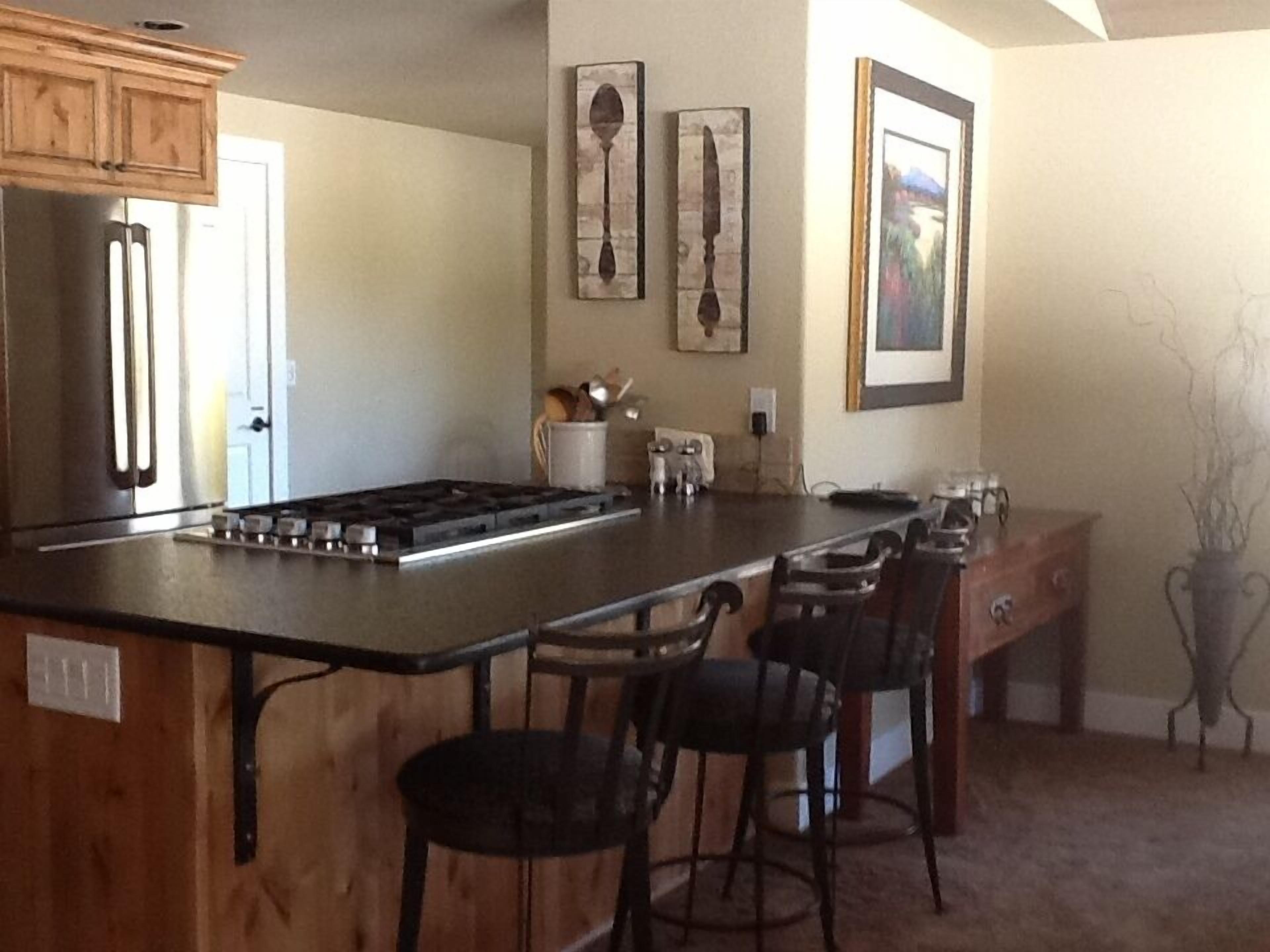  Sunriver on Golf Course!  4 Bedrm, 3.5Bth & 8 SHARC Passes