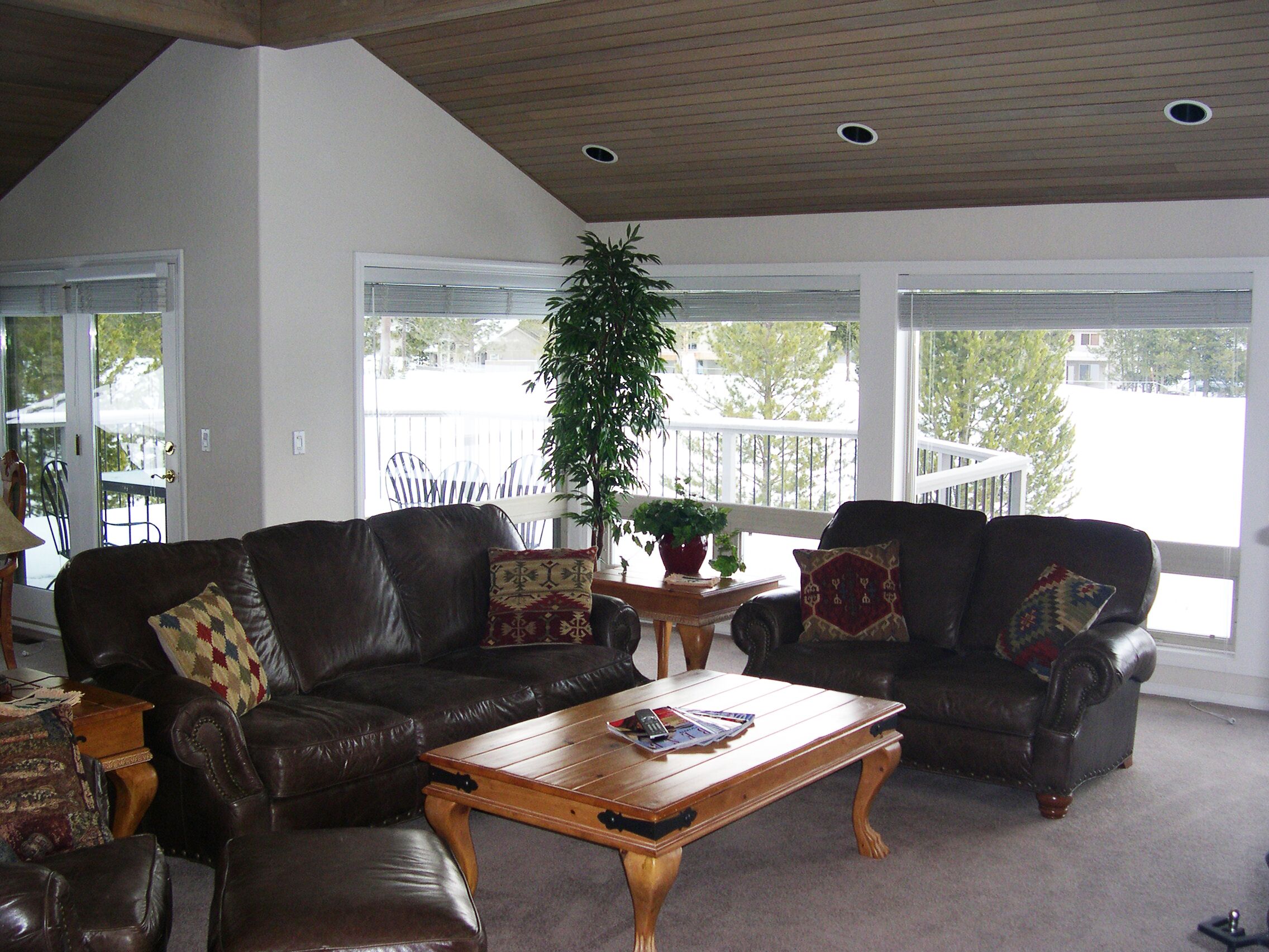  Sunriver on Golf Course!  4 Bedrm, 3.5Bth & 8 SHARC Passes