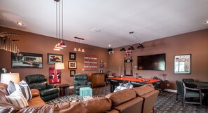 Games room - The Highlands Hangout, EXPO, DOWNTOWN, restaurant row!!!  Game room & LOCATION! (Louisville)