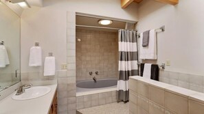 Bathroom - Lakeshore home (lake Olson and Lake Demon..... on the back yard) (Lake Elmo)