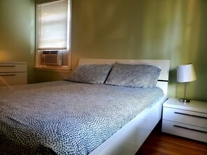 3 bedrooms, WiFi, bed sheets - Best Value! Great location! REMODELED. Sleeps 15! Free bikes (Coeur d'Alene)