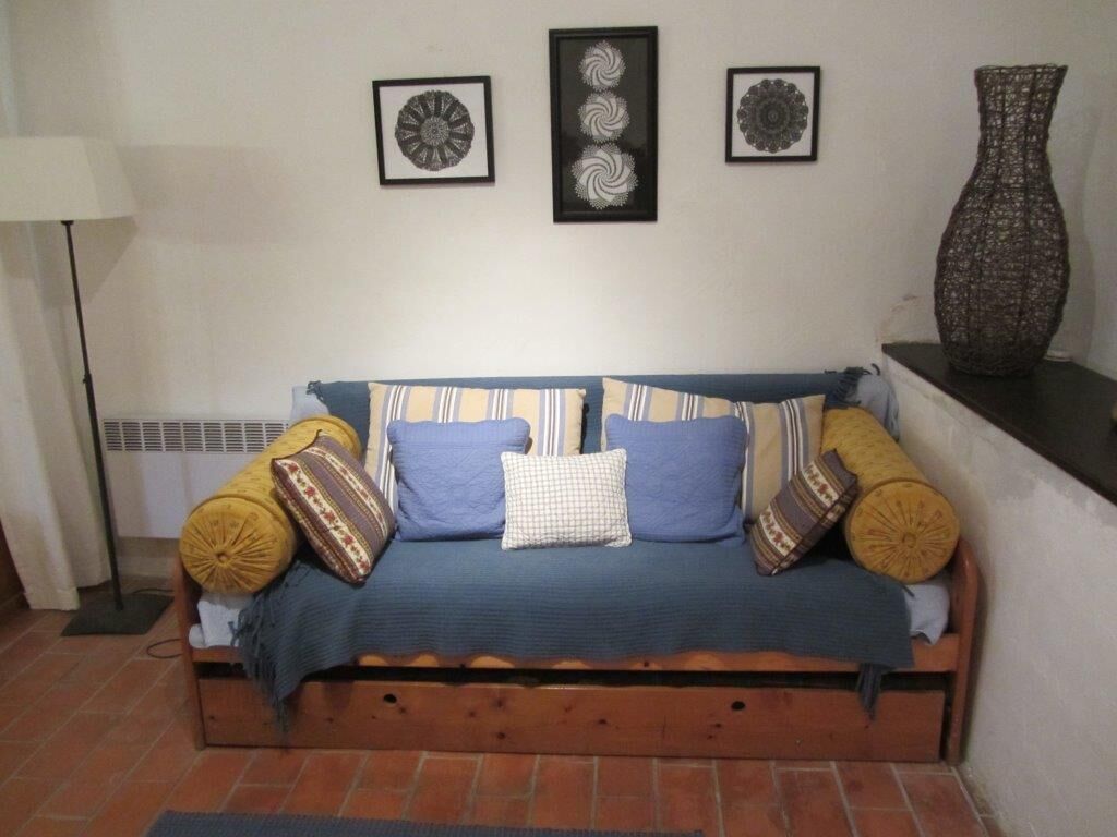 Charming Studio Apartment in Hillside Village with Quiet, Private Courtyard