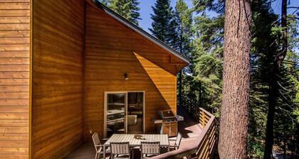 CHESA MADRISA - EV, AC, open floor plan + 3 king bed suites in Big Trees Village