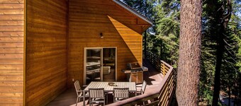 CHESA MADRISA - EV, AC, open floor plan + 3 king bed suites in Big Trees Village