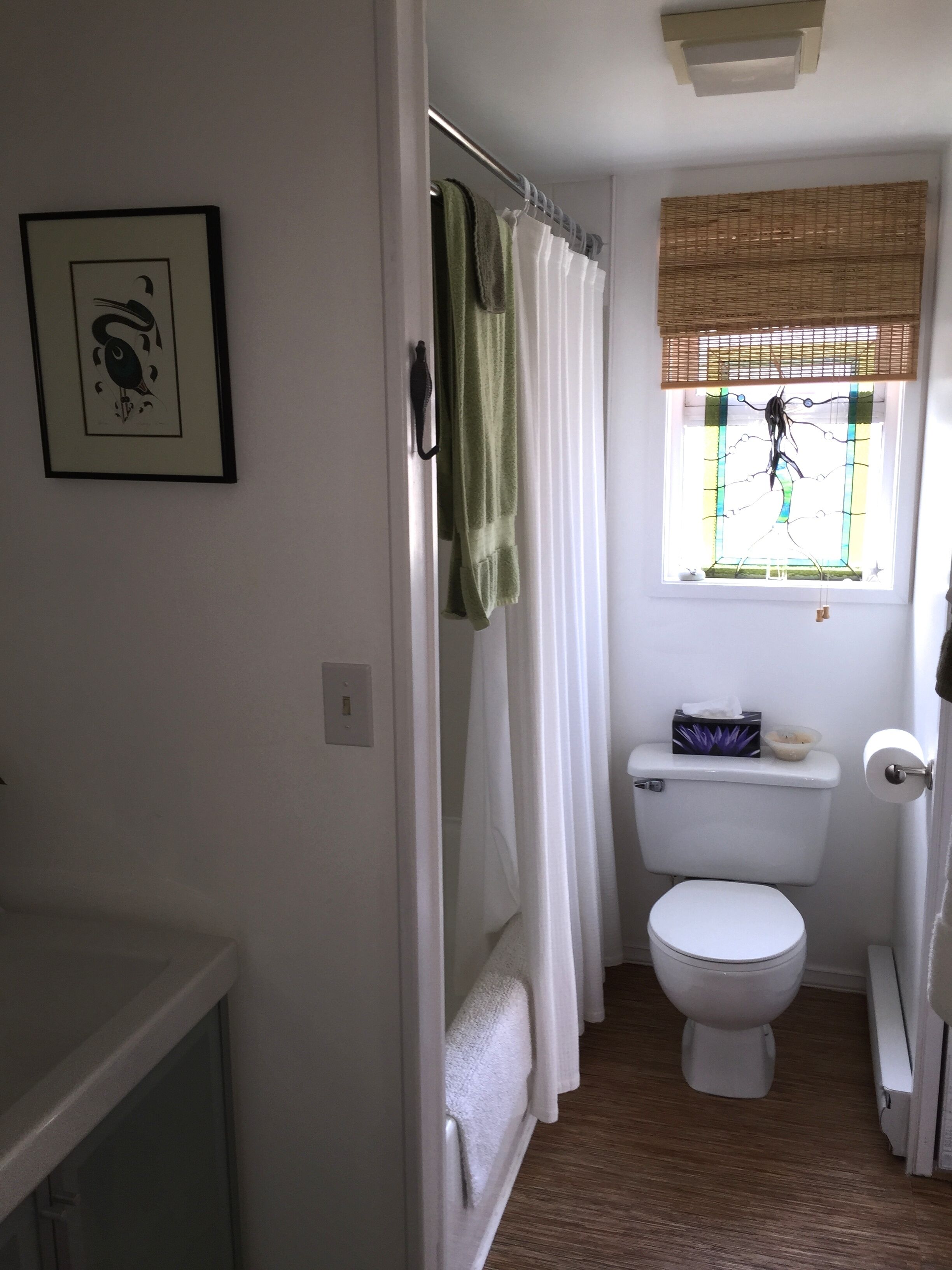 Spacious, Family and Pet-Friendly 4 BR/2 Bath "Seaglass and Surf" 