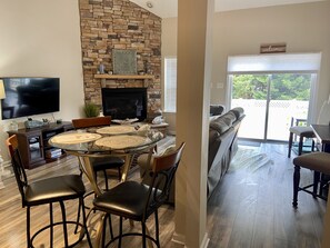 Smart-TV, peis, fotballspill og bordtennis