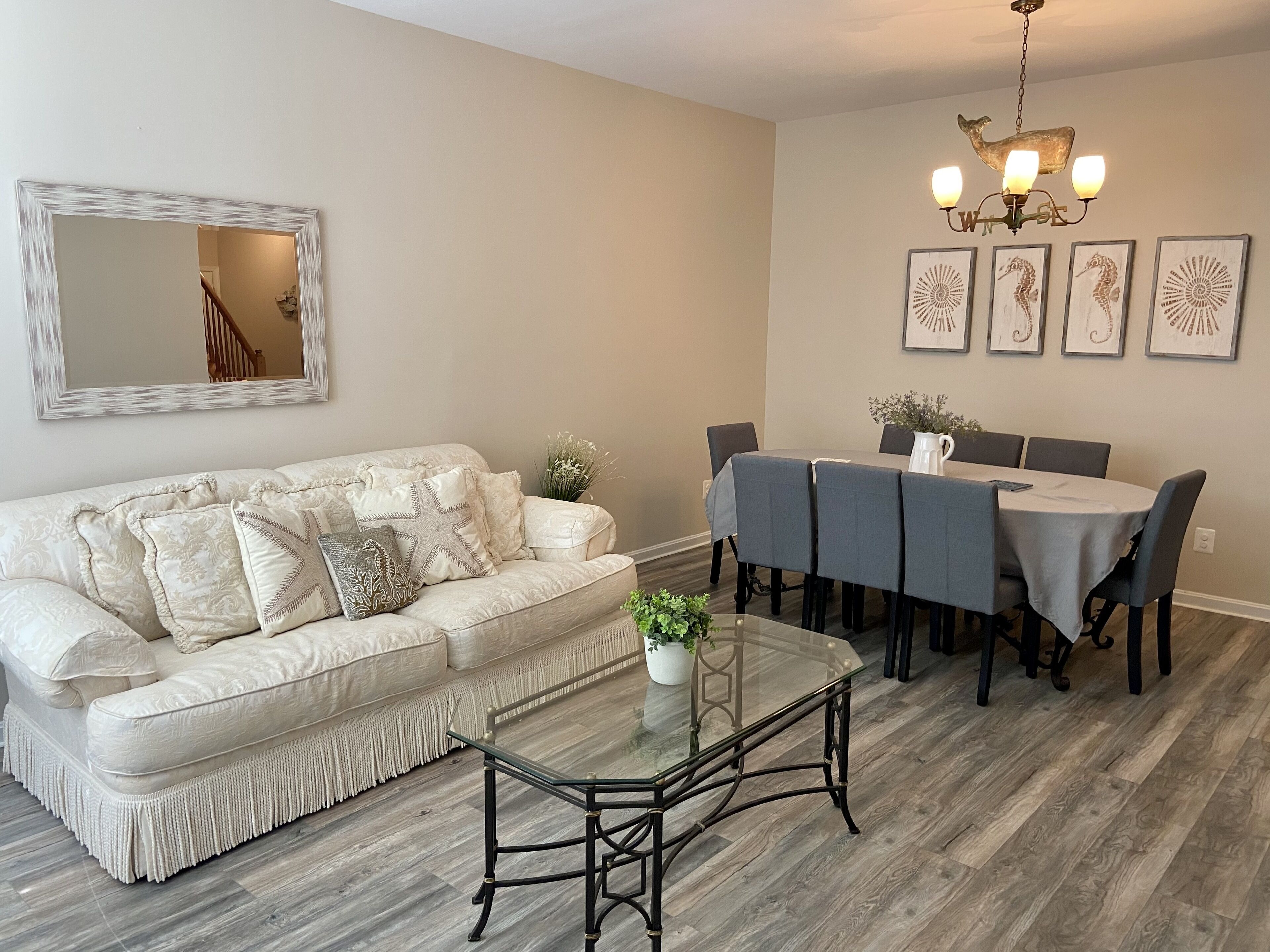 Lewes Townhome- 3 bedroom and loft sleeps 10 comfortably! With community pool! 