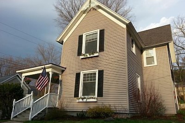 Quaint downtown home, over 100 years old. Two units to offer for your vacay fun