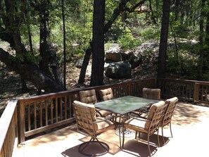 Outdoor dining - Peaceful Cabin on Munds Canyon with Open Forest from the Decks (Munds Park)