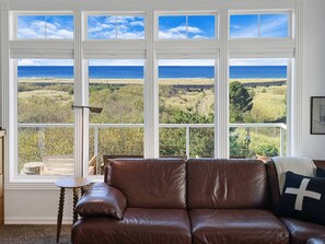 Smart-TV, Kamin, DVD-Player, Stereoanlage