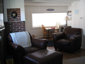 TV, DVD player, books, stereo