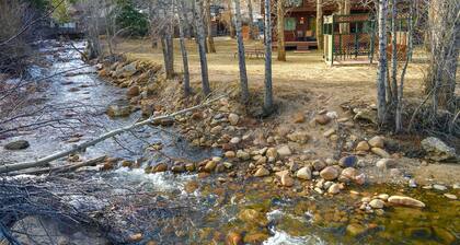 “Luxury Living by the River: Embrace Comfort, Surrounded by Wildlife. 2B2Bcondo