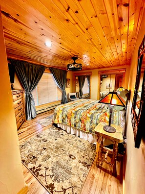 2 bedrooms, memory-foam beds, in-room safe, desk