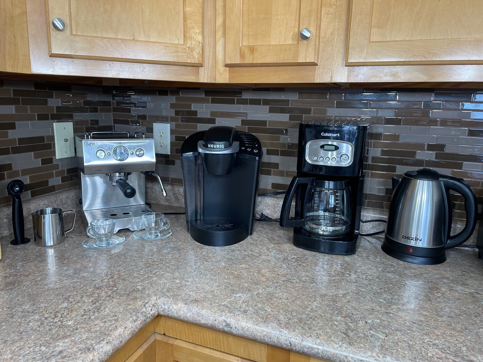 BEACH 3 min walk/HOT TUB/ SAUNA/PETS/JACUZZI/MASSAGE CHAIR//ARCADE GAMES/Kayaks