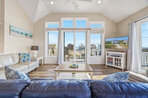 TV, DVD-spiller og fotballspill