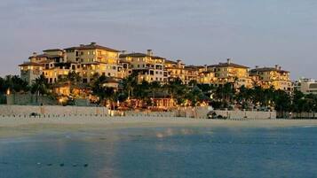 Am Strand, LiegestĂŒhle, StrandtĂŒcher