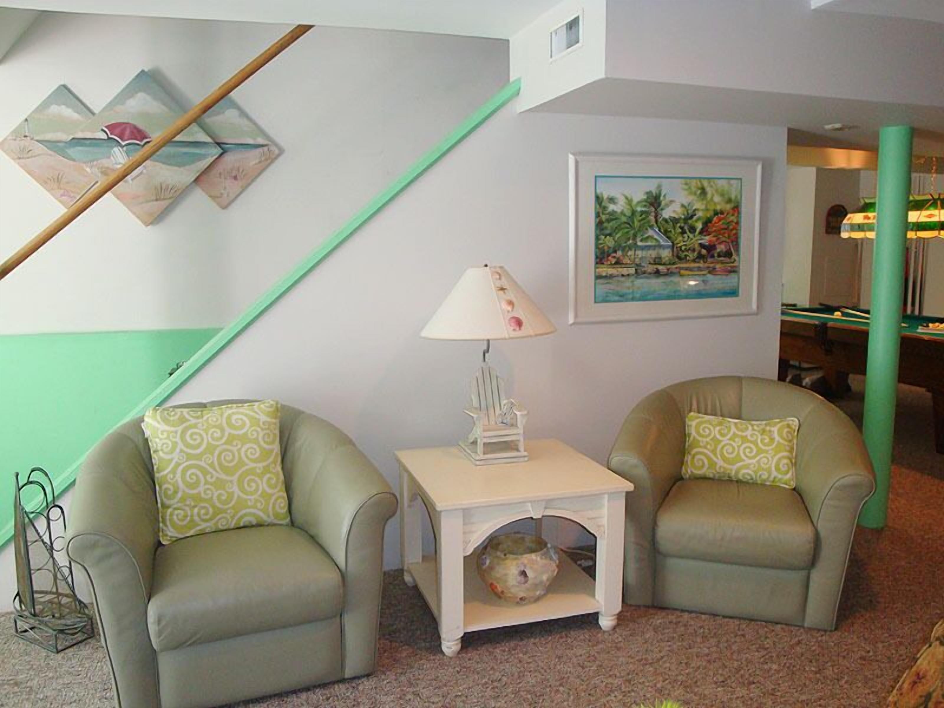 Lovely, Spacious, And Breathtaking Victorian Home Across From Sunset Lake!