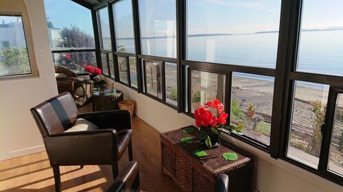 Beachfront paradise! 