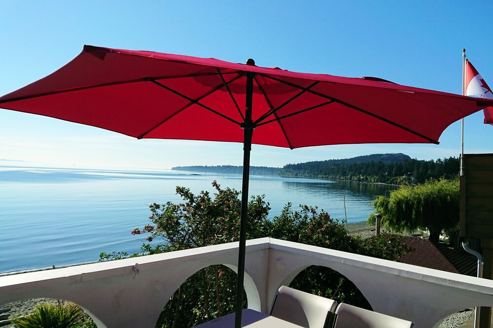 Beachfront paradise!