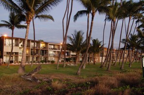 Exterior - A quiet Maui 2BR condo hideaway ON THE BEACH at Central Kihei (Kihei)