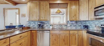 A minutos de esquí, golf, lago, bodas, conciertos, tours de vino o simplemente relajarse.