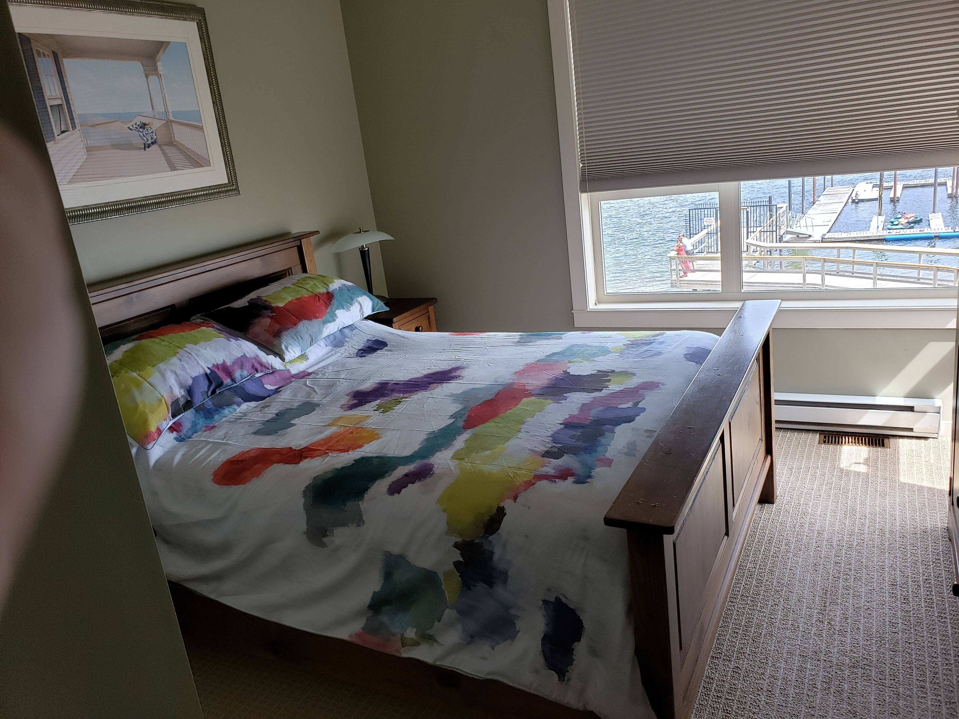 SHUSWAP LAKE BEACHFRONT BY THE PARK VIEWS PIER BOAT SLIP LAKEFRONT BEACH HOUSE