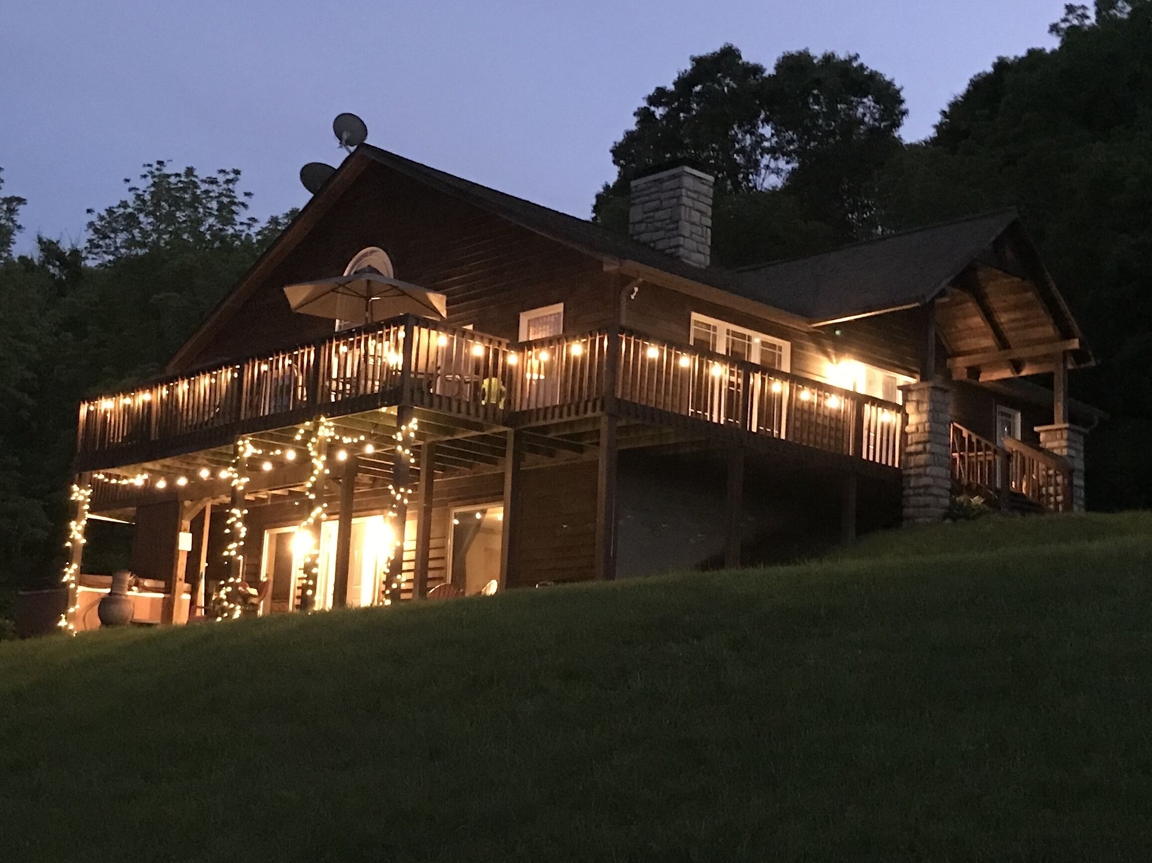 4BD/3BA, 12 Mins To Park, WiFi, Hot Tub, Rec Room