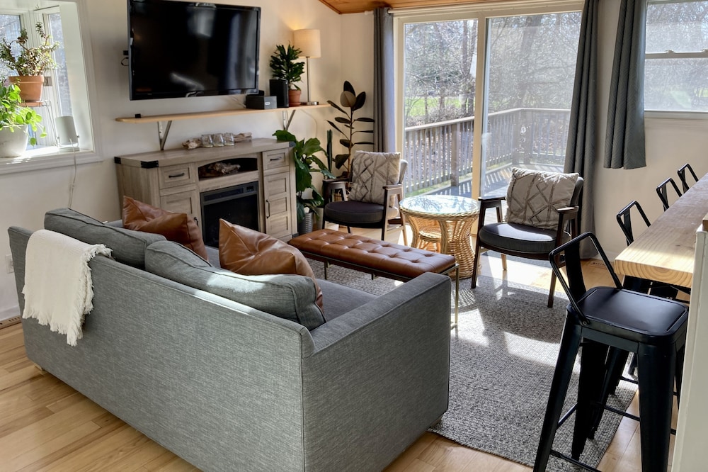 Renovated, Bright, Private Designer Beach Cottage Close To Warren Dunes
