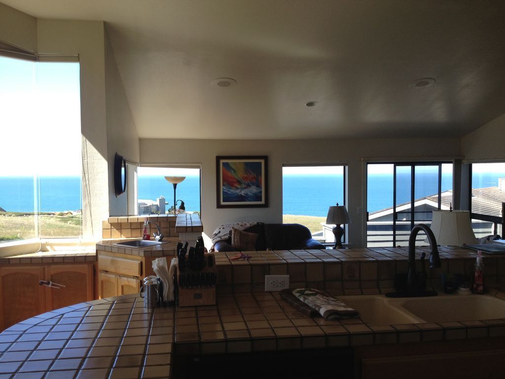 Views!!! New Hot Tub; Across from Beach Path; 2-Master Suites; Open layout