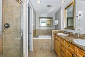 Hair dryer, towels - P3-1408 Portofino Tower 3 - Perfect for your Family Vacation! (Pensacola Beach)