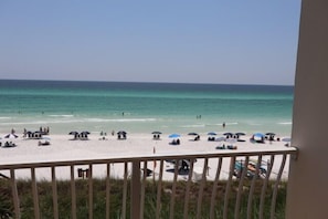 On the beach - REDUCED RATES! GULF-FRONT, PRIVATE BEACH, FREE BEACH SET UP*,BALCONY, 30A (Santa Rosa Beach)