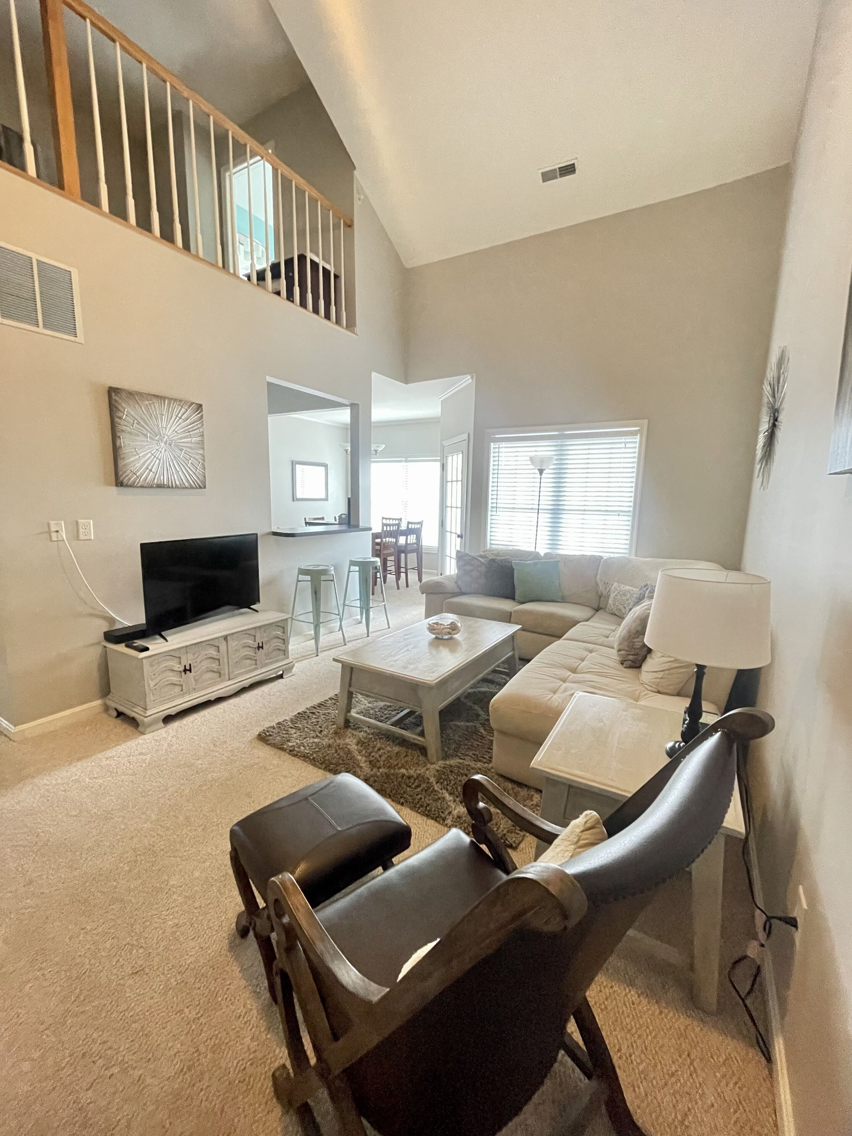 Rehoboth Beach Gorgeous Condo-Pool,tennis,pickle ball, linens