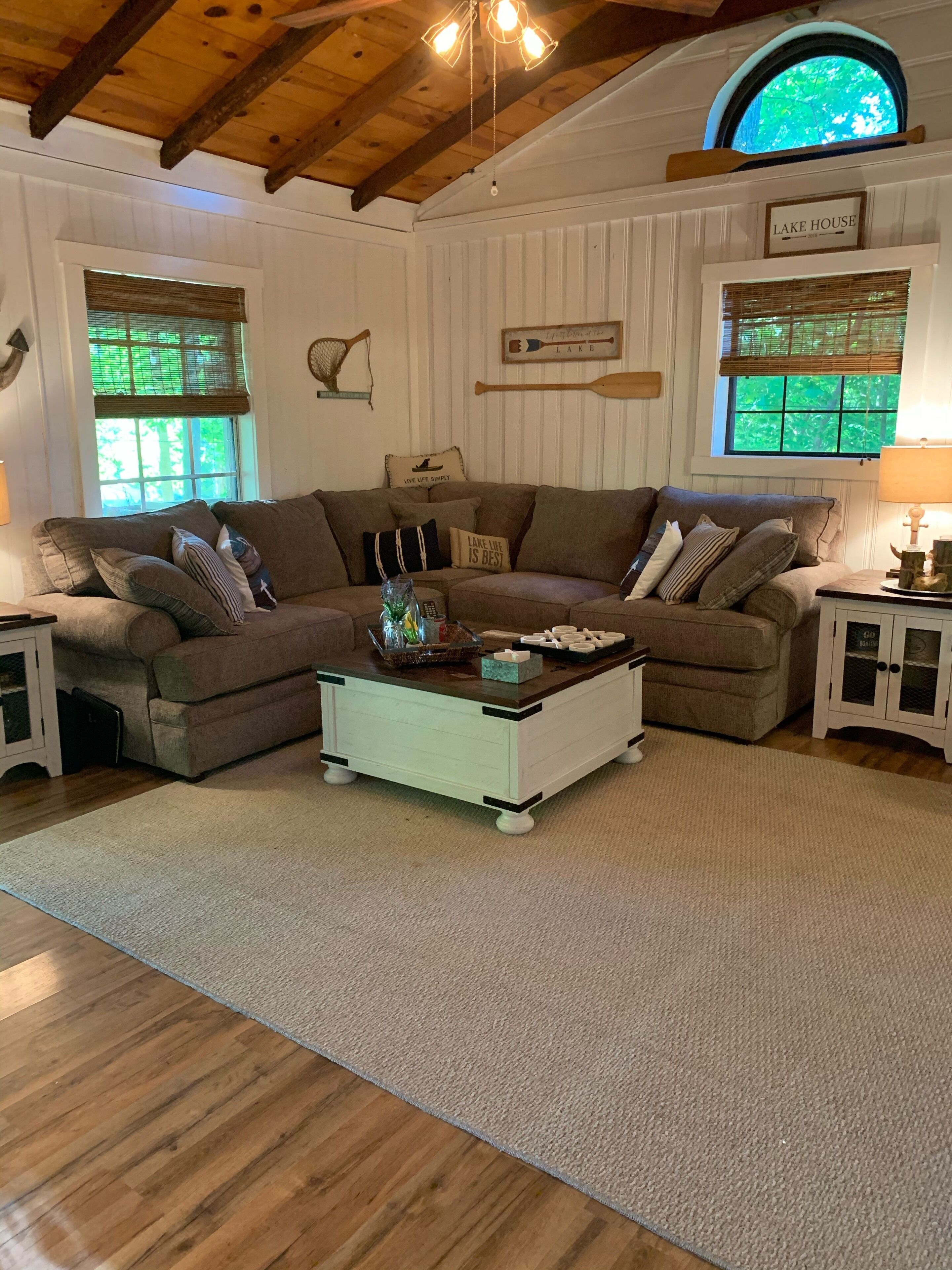 Cedar Ridge/Dale Hollow Lake, close to Star Point Marina and Eagle Cove Marina