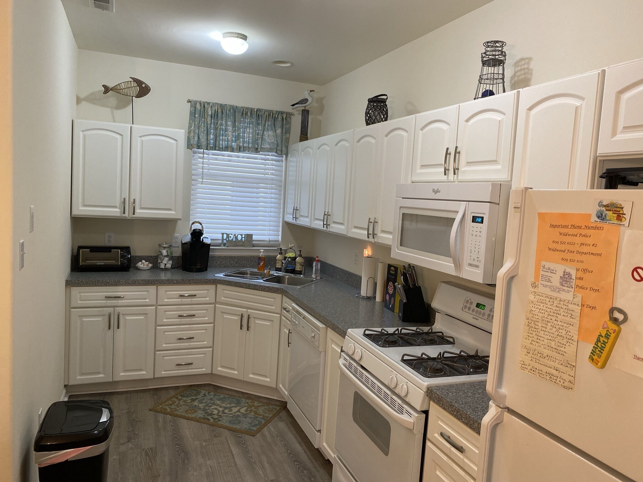 1.5 BLOCKS FROM BOARDWALK / BEACH **FAMILY FRIENDLY**, CONVENTION CTR.