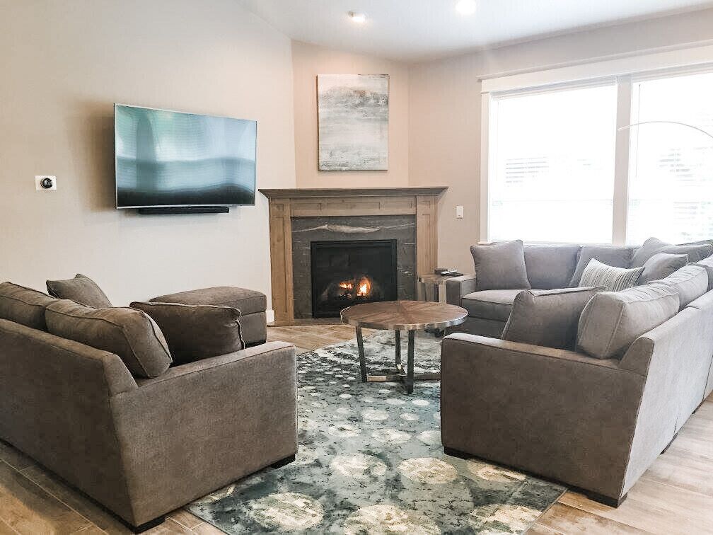 Newer construction open floor plan two blocks from the beach in Kiwanda Shores!