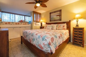 1 bedroom, iron/ironing board, free WiFi, bed sheets - KR506-Ocean View  - Beachfront Resort - Great Winter Whale Watching! (Kihei)