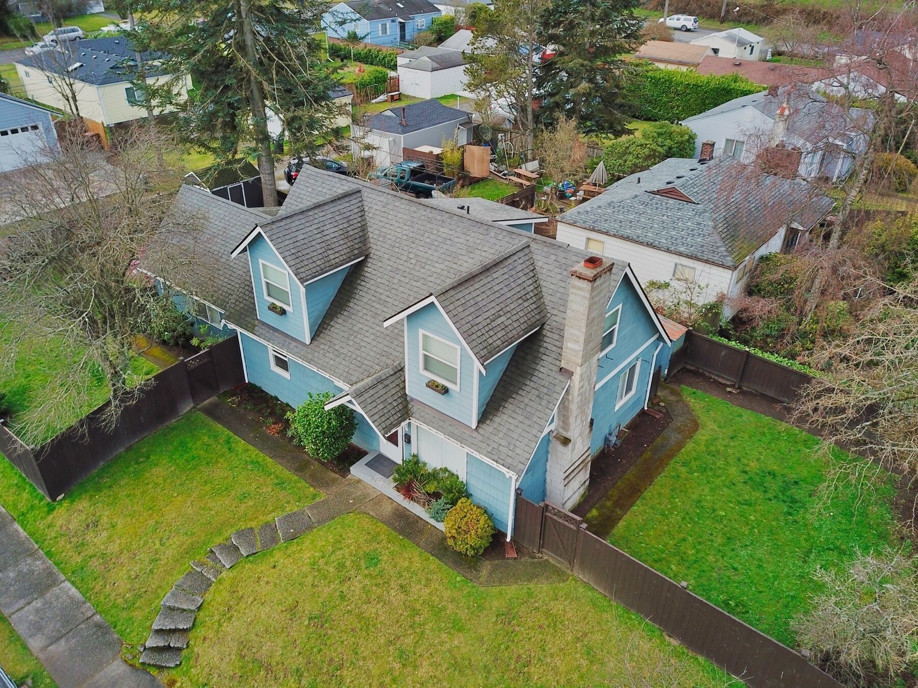 North Tacoma! Large remodelled home!  Close To UPS, 6th Ave, and Proctor