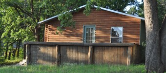 ナマズの小屋-テキソマの水の近くの居心地の良い小屋！   