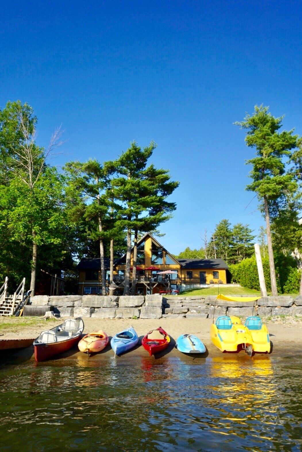Aan het strand, ligstoelen aan het strand, strandlakens