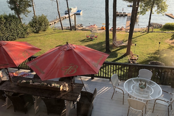 Large Upper Deck 30'x20'