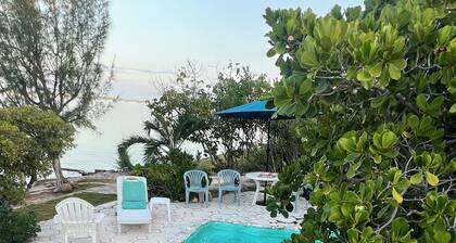 Frente al hogar en Apartada Whale Point