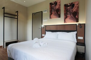 Budget Double Room | Desk, iron/ironing board, free WiFi