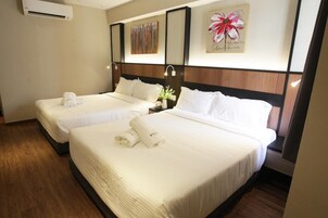   办公桌、熨斗/熨衣板、免费 WiFi