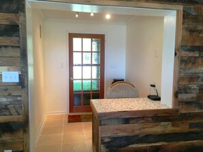 Interior - Bluff House — Magnificent View| Renovated Lux | Close to Waterfalls, Hikes & The Caverns (Tracy City)