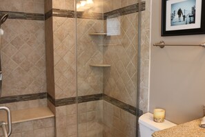 Combined shower/tub