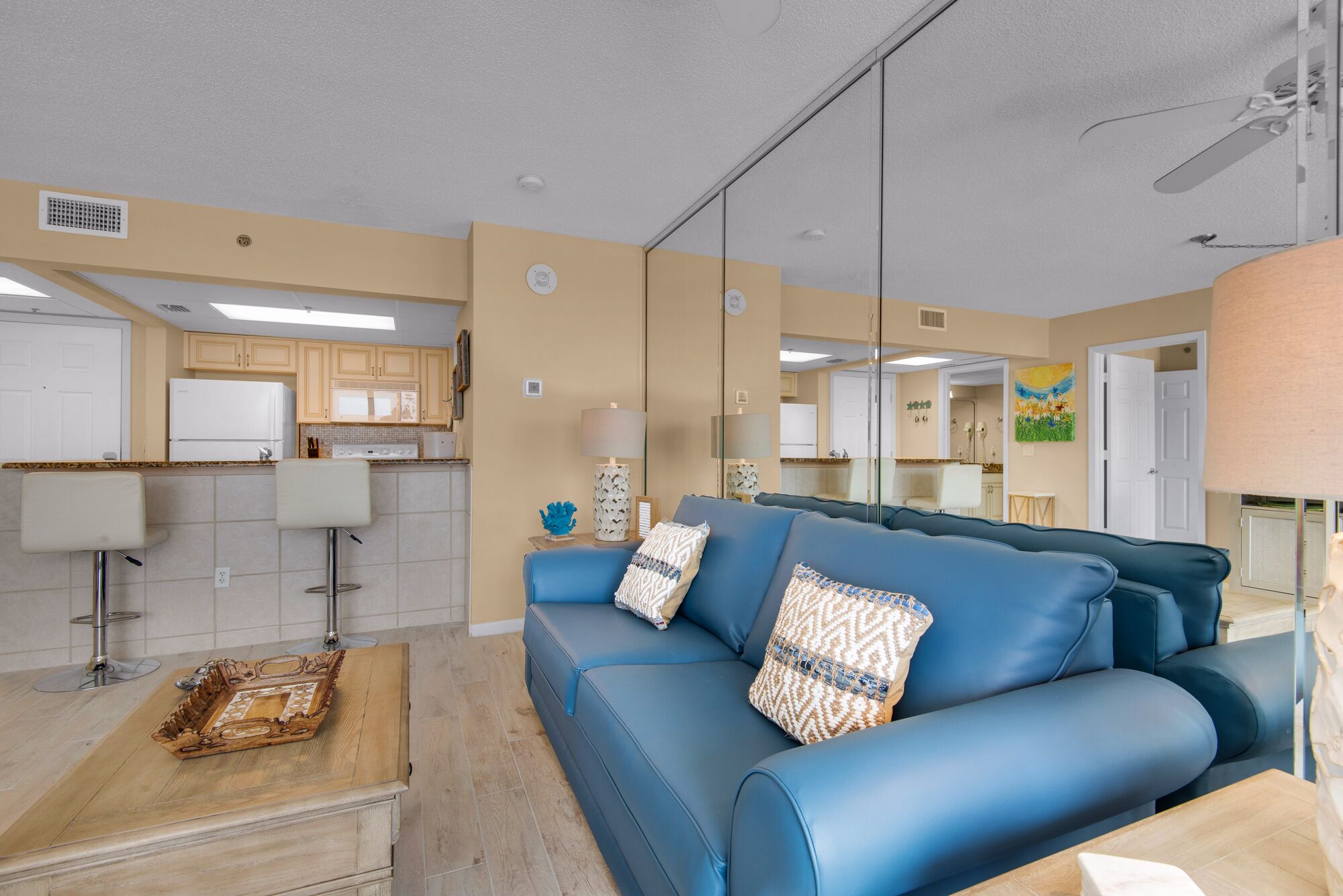 One Bedroom Condo, Tower 4, 10th Floor with Seasonal Beach Chairs